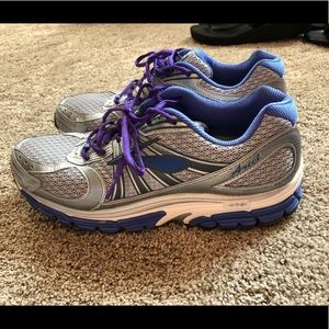 Brooks Arial Women’s walking shoes 10.5 EXTRA WIDE